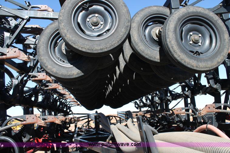 image for item C3765 2009 Case IH 700 flex hoe air drill with 3380 Precision air cart