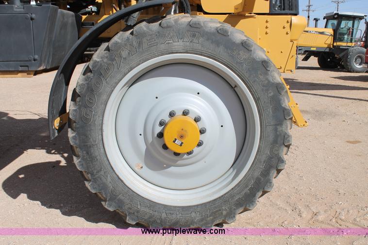 image for item C3766 2010 Ag-Chem RoGator 1386 self-propelled dry spreader