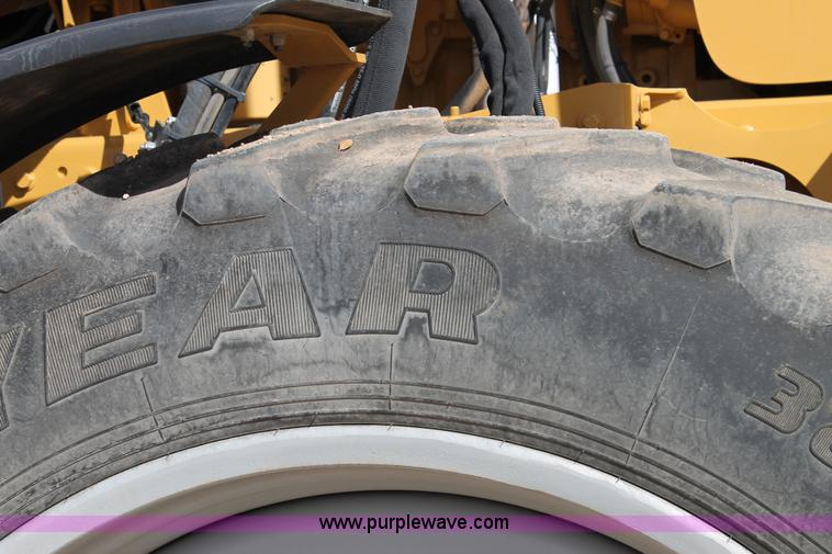 image for item C3766 2010 Ag-Chem RoGator 1386 self-propelled dry spreader