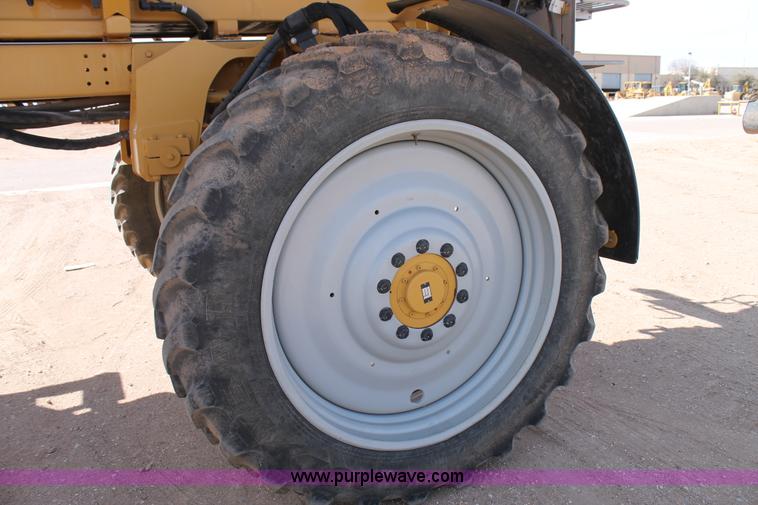 image for item C3766 2010 Ag-Chem RoGator 1386 self-propelled dry spreader