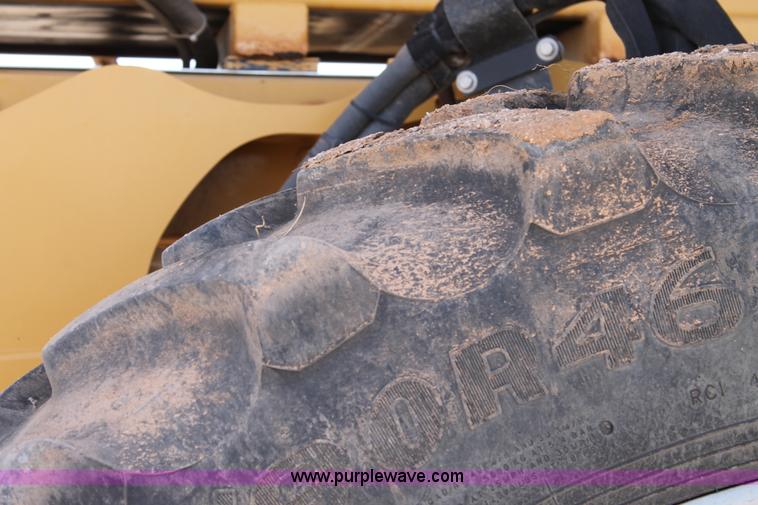 image for item C3766 2010 Ag-Chem RoGator 1386 self-propelled dry spreader