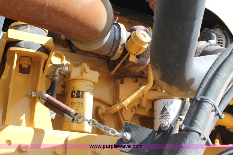 image for item C3766 2010 Ag-Chem RoGator 1386 self-propelled dry spreader