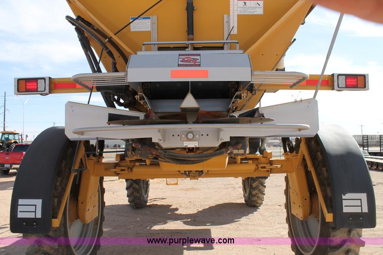 image for item C3766 2010 Ag-Chem RoGator 1386 self-propelled dry spreader