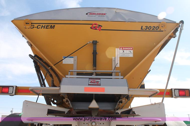 image for item C3766 2010 Ag-Chem RoGator 1386 self-propelled dry spreader