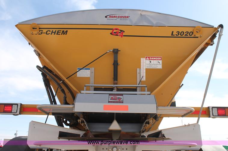 image for item C3766 2010 Ag-Chem RoGator 1386 self-propelled dry spreader