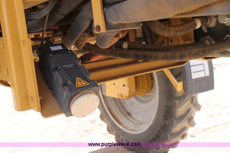 image for item C3766 2010 Ag-Chem RoGator 1386 self-propelled dry spreader