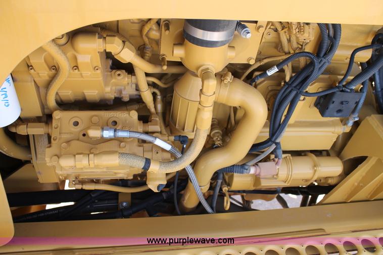 image for item C3766 2010 Ag-Chem RoGator 1386 self-propelled dry spreader