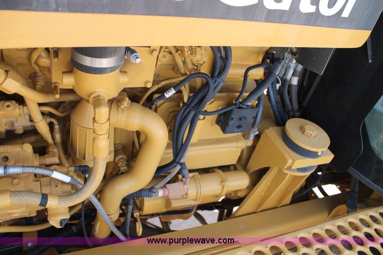 image for item C3766 2010 Ag-Chem RoGator 1386 self-propelled dry spreader