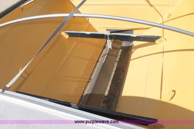 image for item C3766 2010 Ag-Chem RoGator 1386 self-propelled dry spreader