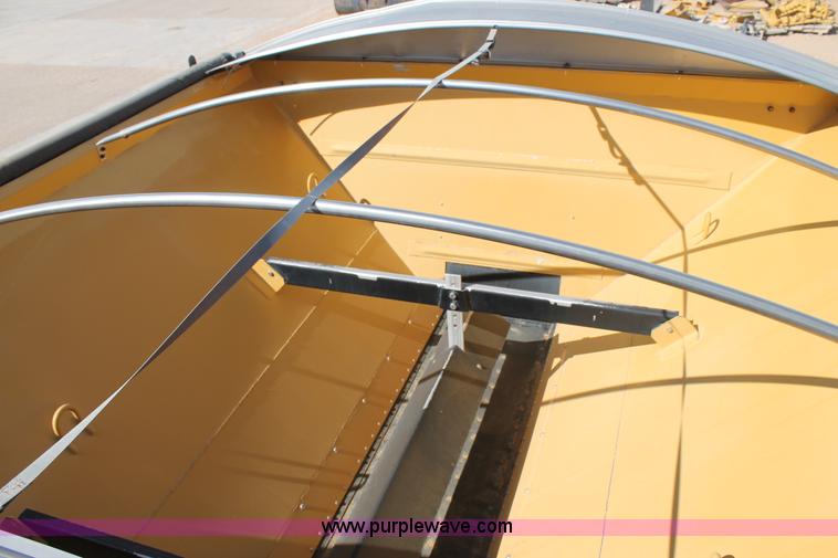 image for item C3766 2010 Ag-Chem RoGator 1386 self-propelled dry spreader