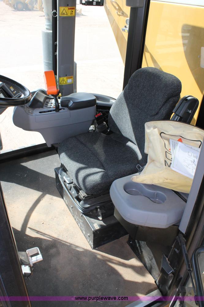 image for item C3766 2010 Ag-Chem RoGator 1386 self-propelled dry spreader