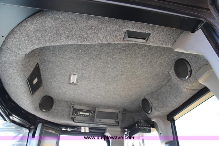 image for item C3766 2010 Ag-Chem RoGator 1386 self-propelled dry spreader