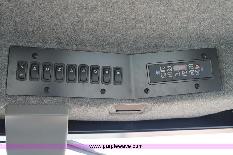 image for item C3766 2010 Ag-Chem RoGator 1386 self-propelled dry spreader