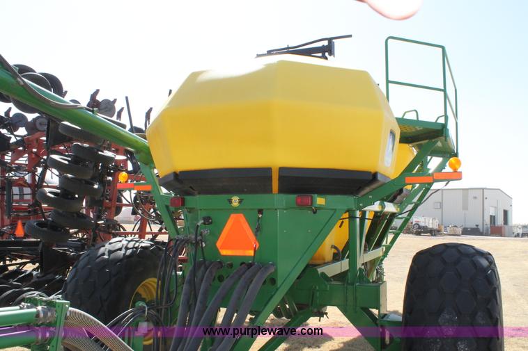 image for item C3767 2002 John Deere 1900 air seeding cart with John Deere 730 air drill