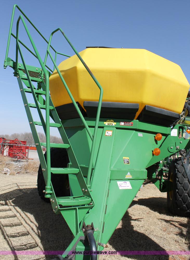 image for item C3767 2002 John Deere 1900 air seeding cart with John Deere 730 air drill