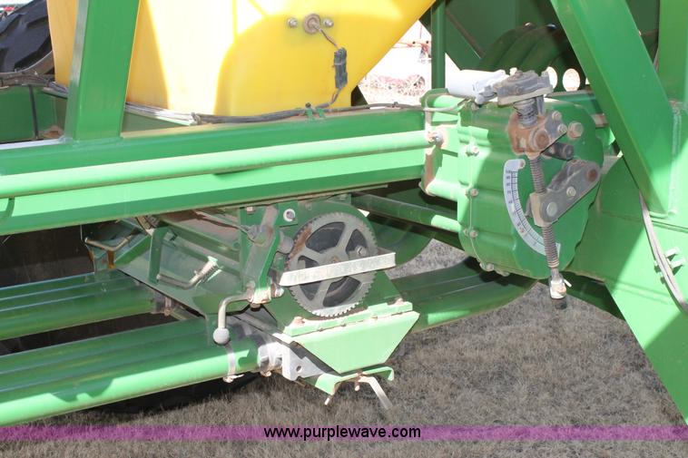 image for item C3767 2002 John Deere 1900 air seeding cart with John Deere 730 air drill