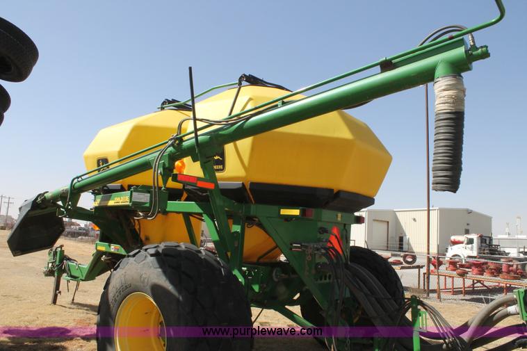 image for item C3767 2002 John Deere 1900 air seeding cart with John Deere 730 air drill