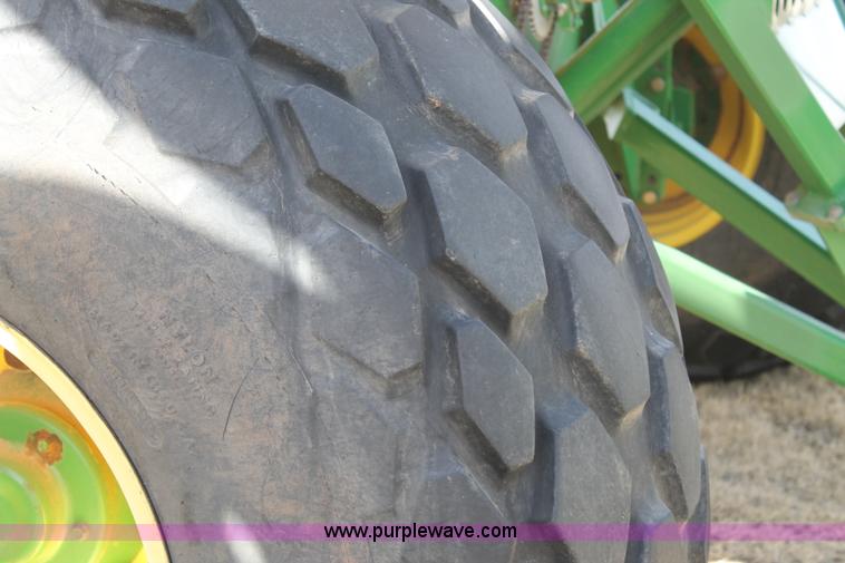 image for item C3767 2002 John Deere 1900 air seeding cart with John Deere 730 air drill