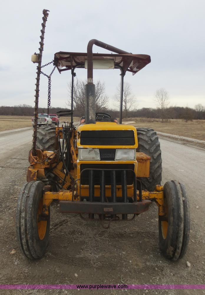 image for item F8209 Case 495 tractor