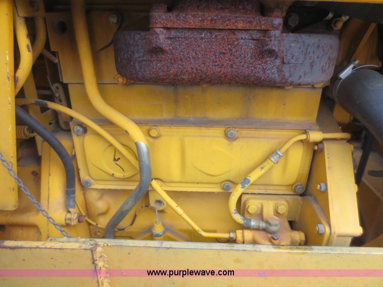 image for item F8209 Case 495 tractor