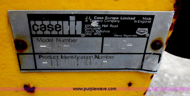 image for item F8209 Case 495 tractor