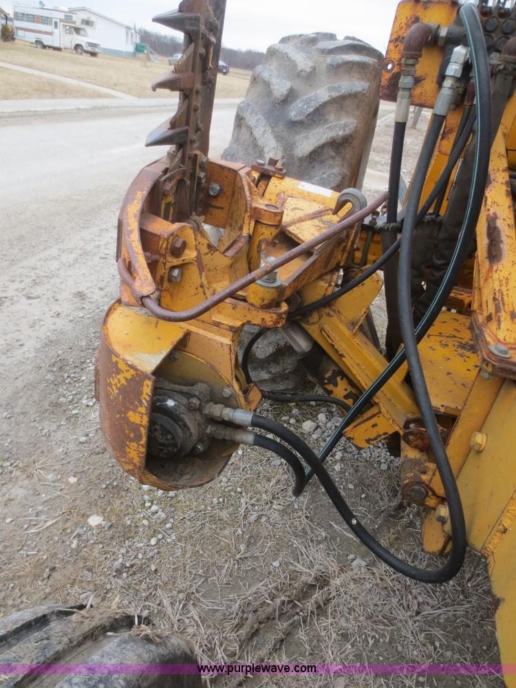 image for item F8209 Case 495 tractor