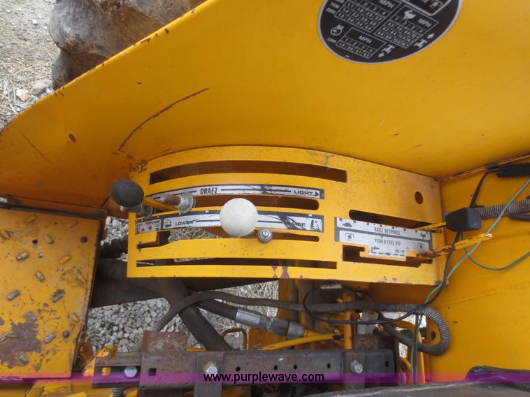 image for item F8209 Case 495 tractor