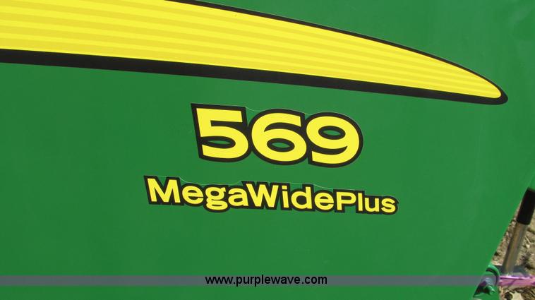 image for item G2296 2013 John Deere 569 round baler