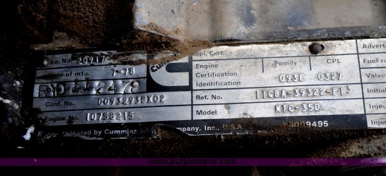 image for item G6424 1980 White Road Boss 2 truck with live bottom box