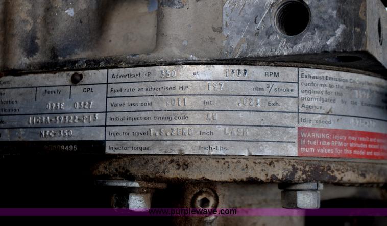 image for item G6424 1980 White Road Boss 2 truck with live bottom box