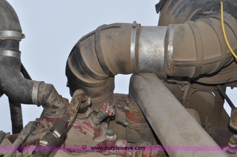 image for item G6424 1980 White Road Boss 2 truck with live bottom box