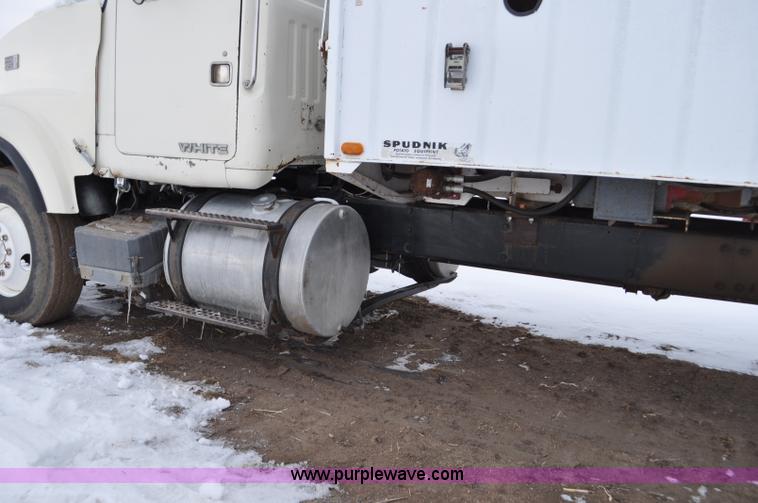 image for item G6424 1980 White Road Boss 2 truck with live bottom box