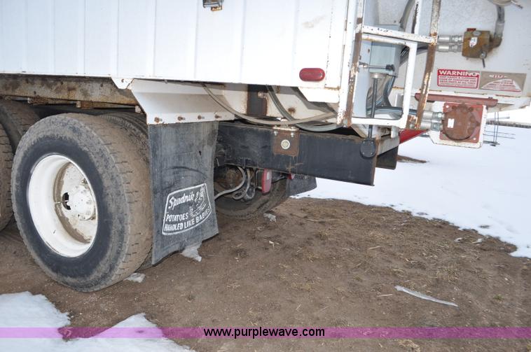 image for item G6424 1980 White Road Boss 2 truck with live bottom box