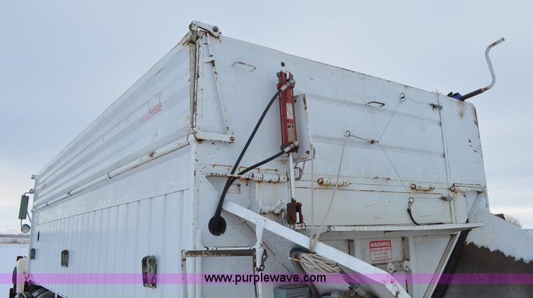 image for item G6424 1980 White Road Boss 2 truck with live bottom box