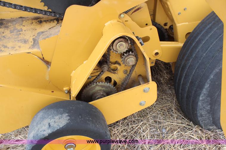 image for item H1437 2009 Vermeer 604 Super M round baler