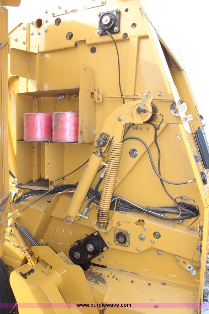 image for item H1437 2009 Vermeer 604 Super M round baler