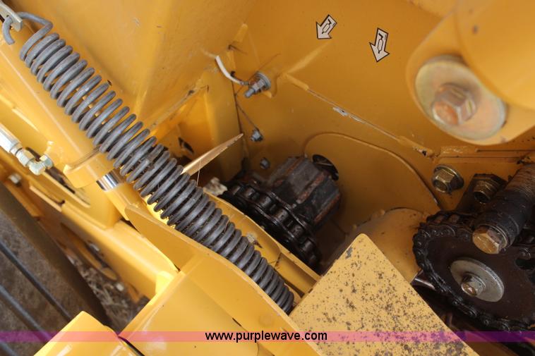 image for item H1437 2009 Vermeer 604 Super M round baler