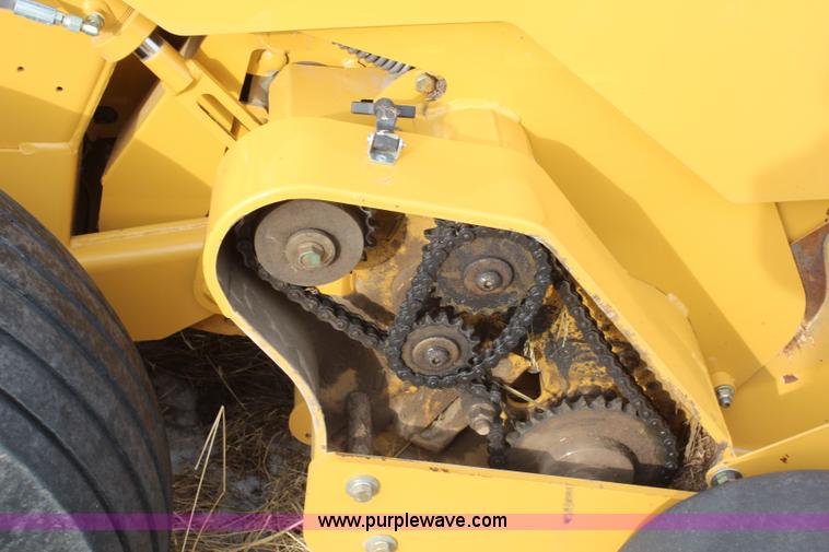 image for item H1437 2009 Vermeer 604 Super M round baler