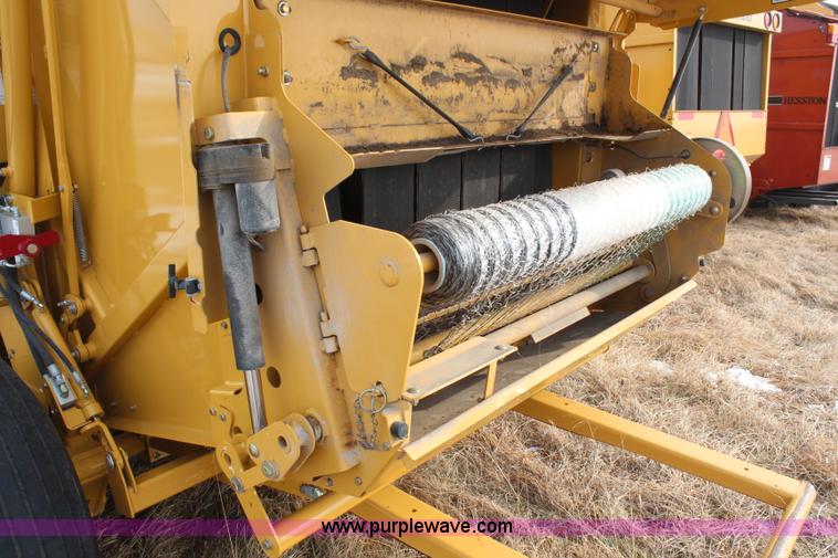 image for item H1437 2009 Vermeer 604 Super M round baler