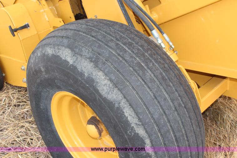 image for item H1437 2009 Vermeer 604 Super M round baler