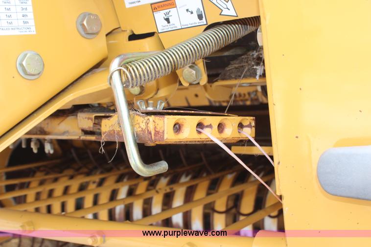 image for item H1437 2009 Vermeer 604 Super M round baler