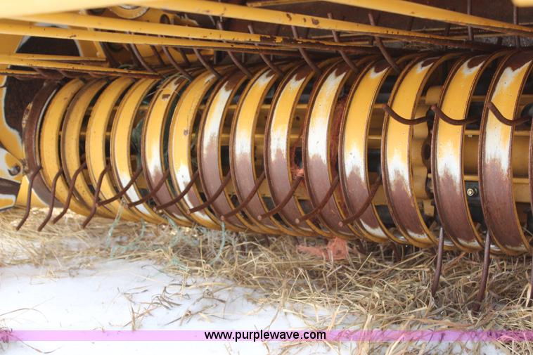 image for item H1437 2009 Vermeer 604 Super M round baler