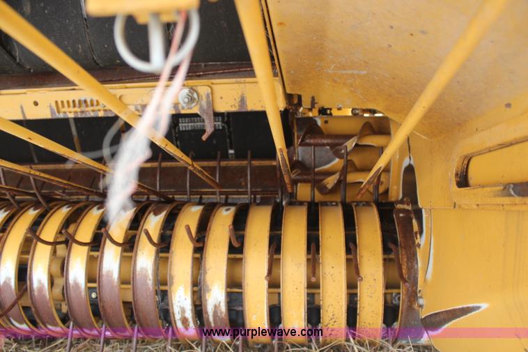 image for item H1437 2009 Vermeer 604 Super M round baler