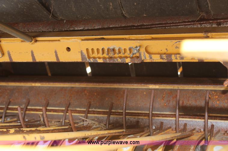 image for item H1437 2009 Vermeer 604 Super M round baler