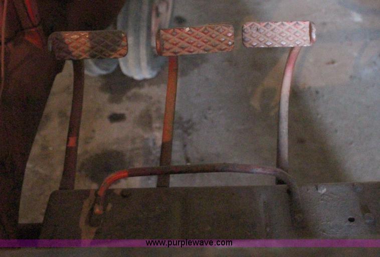 image for item H1449 1941 International Farmall B tractor