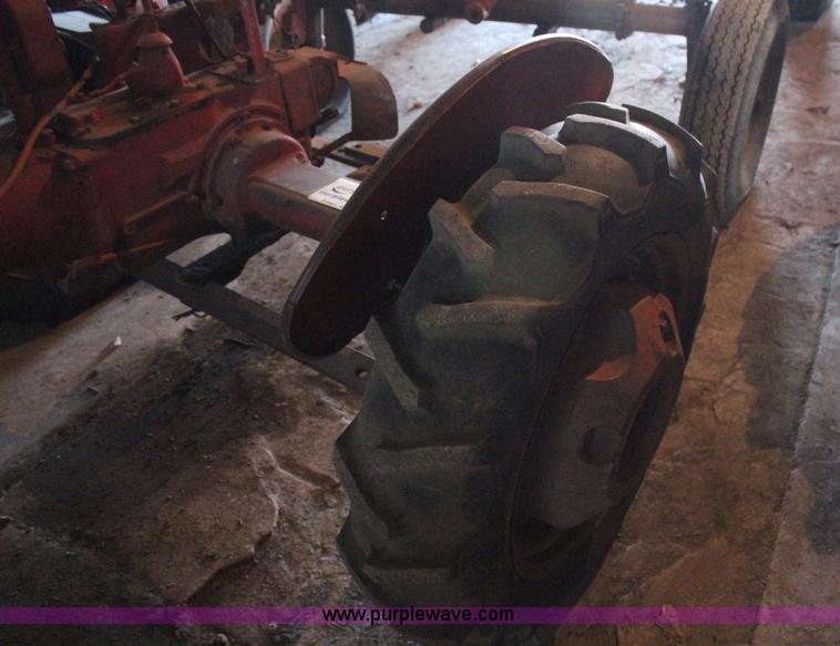 image for item H1449 1941 International Farmall B tractor