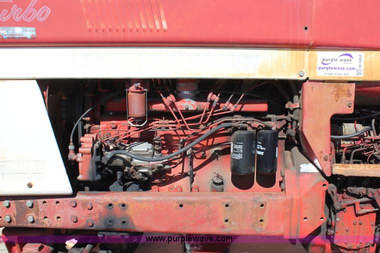 image for item H1452 1975 International 1466 tractor