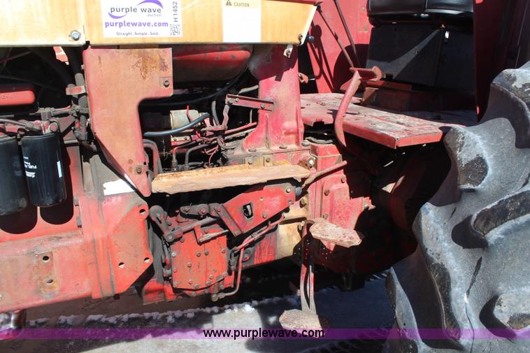 image for item H1452 1975 International 1466 tractor