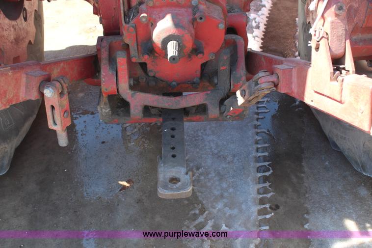image for item H1452 1975 International 1466 tractor