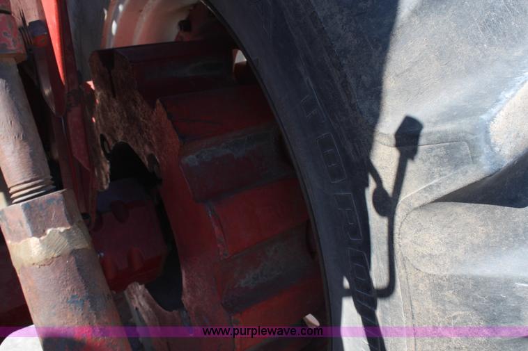 image for item H1452 1975 International 1466 tractor